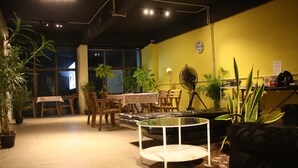 Lobby sitting area - The Mixx Hostel (Bangkok)