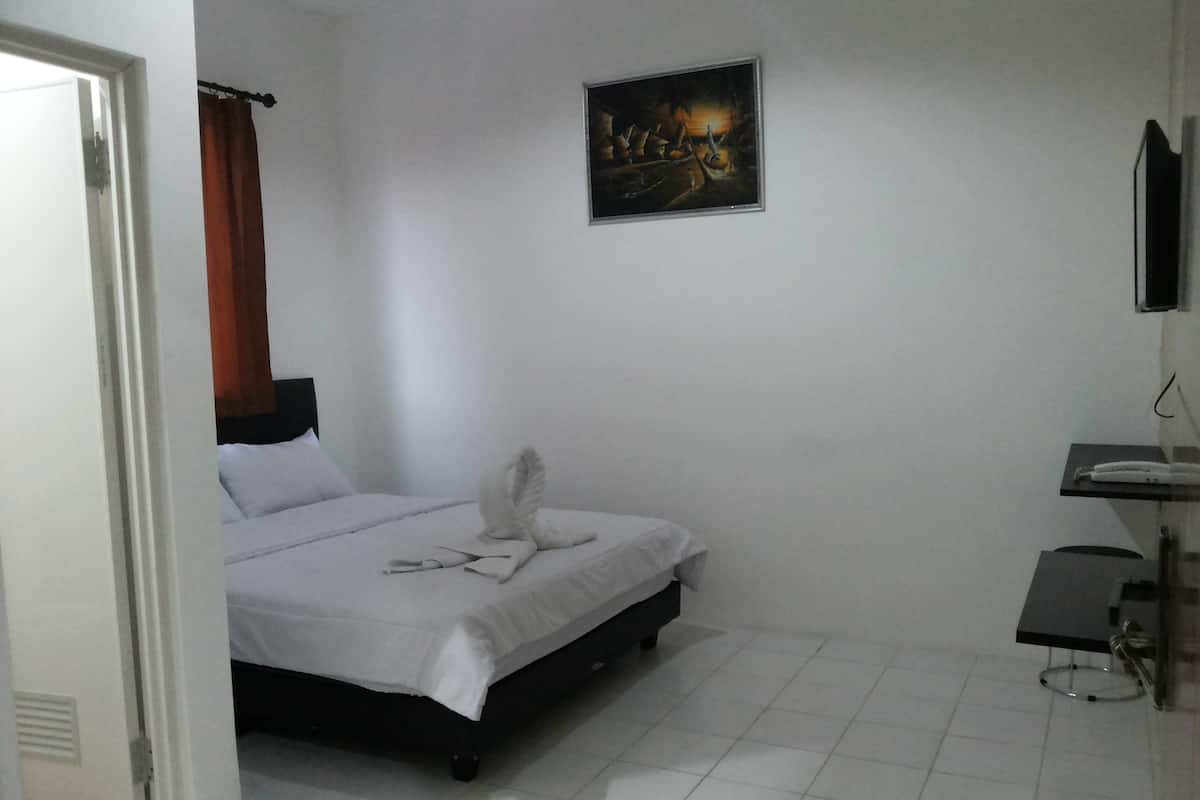 Deluxe Room | Desk, WiFi (free)