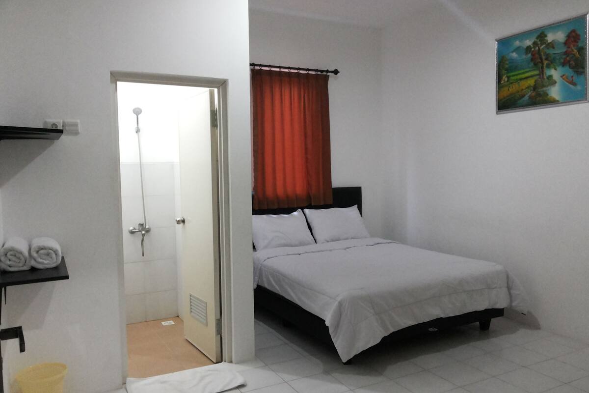Superior Room, Room Only | Desk, WiFi (free)