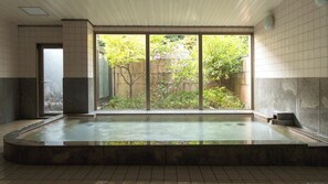 Chambre, non-fumeurs (Standard Japanese Style) | Salle de bain | Ensemble douche/baignoire, articles de toilette gratuits, sèche-cheveux