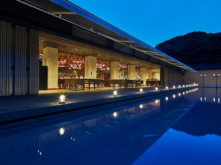 Outdoor pool. HOTEL FLAGS KUJUKUSHIMA