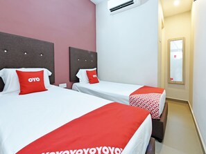 Free WiFi, bed sheets - Super OYO Capital O 90556 Hotel Cherita Rooms (Kuantan)