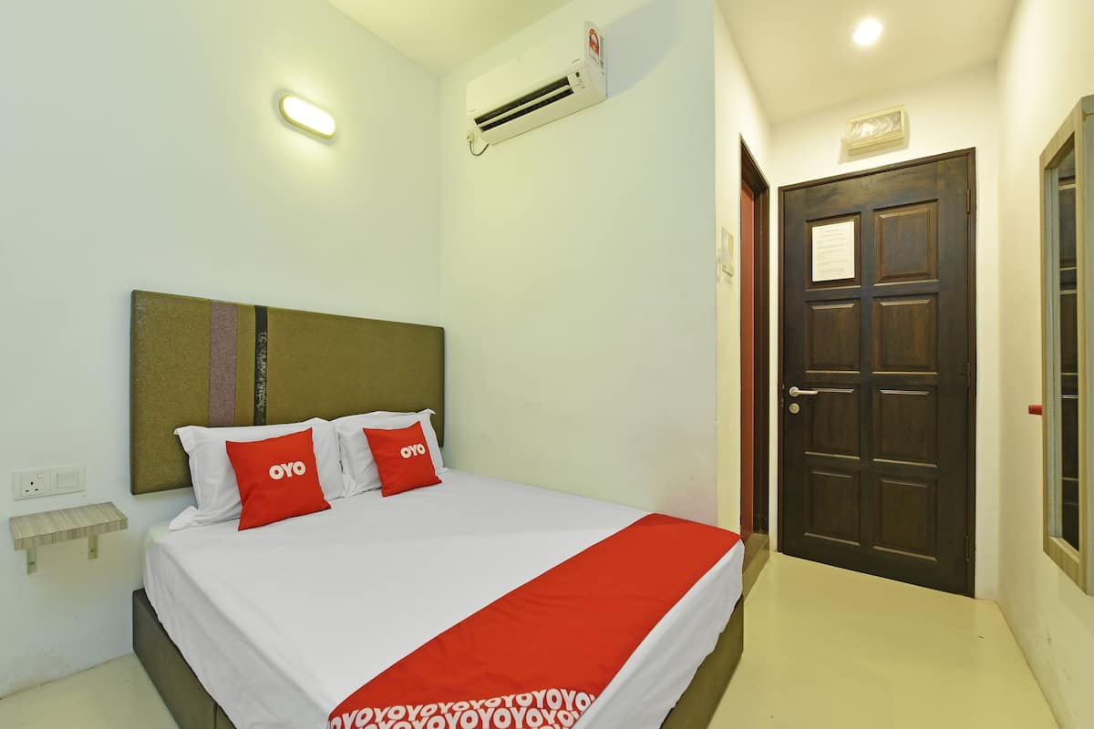 Deluxe Double Room | Free WiFi, bed sheets