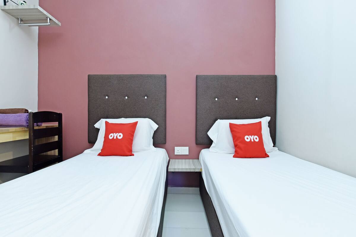 standard twin room | free wifi, bed sheets