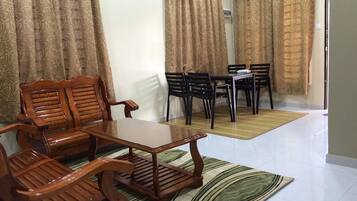 Casa, 2 quartos | Área de estar