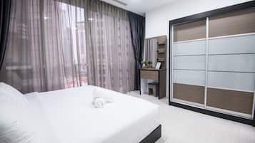 Executive Apartment, 3 Bedrooms, City View | 2 bedrooms, desk, iron/ironing board, free WiFi