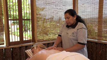 Soins d'aromathérapie, soins de réflexologie, soins ayurvédiques