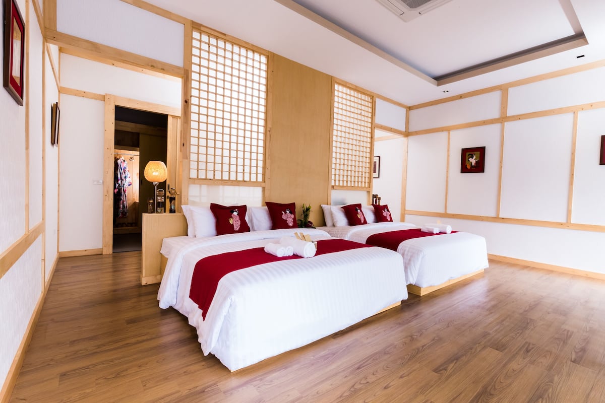 Room | Minibar, in-room safe, desk, blackout curtains