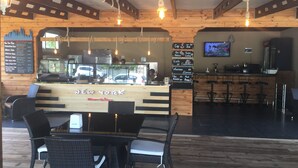 Bar (in der Unterkunft)