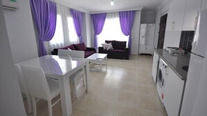 Apartment, 2 Schlafzimmer | Wohnbereich