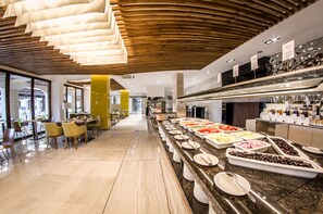 Food court - Premier Fort Beach Hotel (Sveti Vlas)