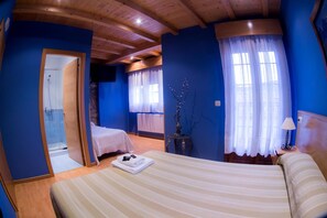 Blackout curtains, free cots/infant beds, free WiFi - Hotel El Horreo de Aviles (Aviles)