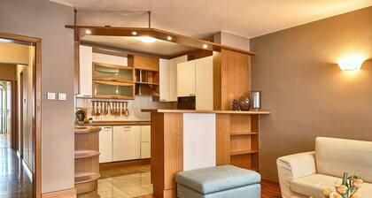 Baratero City Corner II Apartment