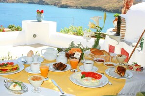 Free daily full breakfast