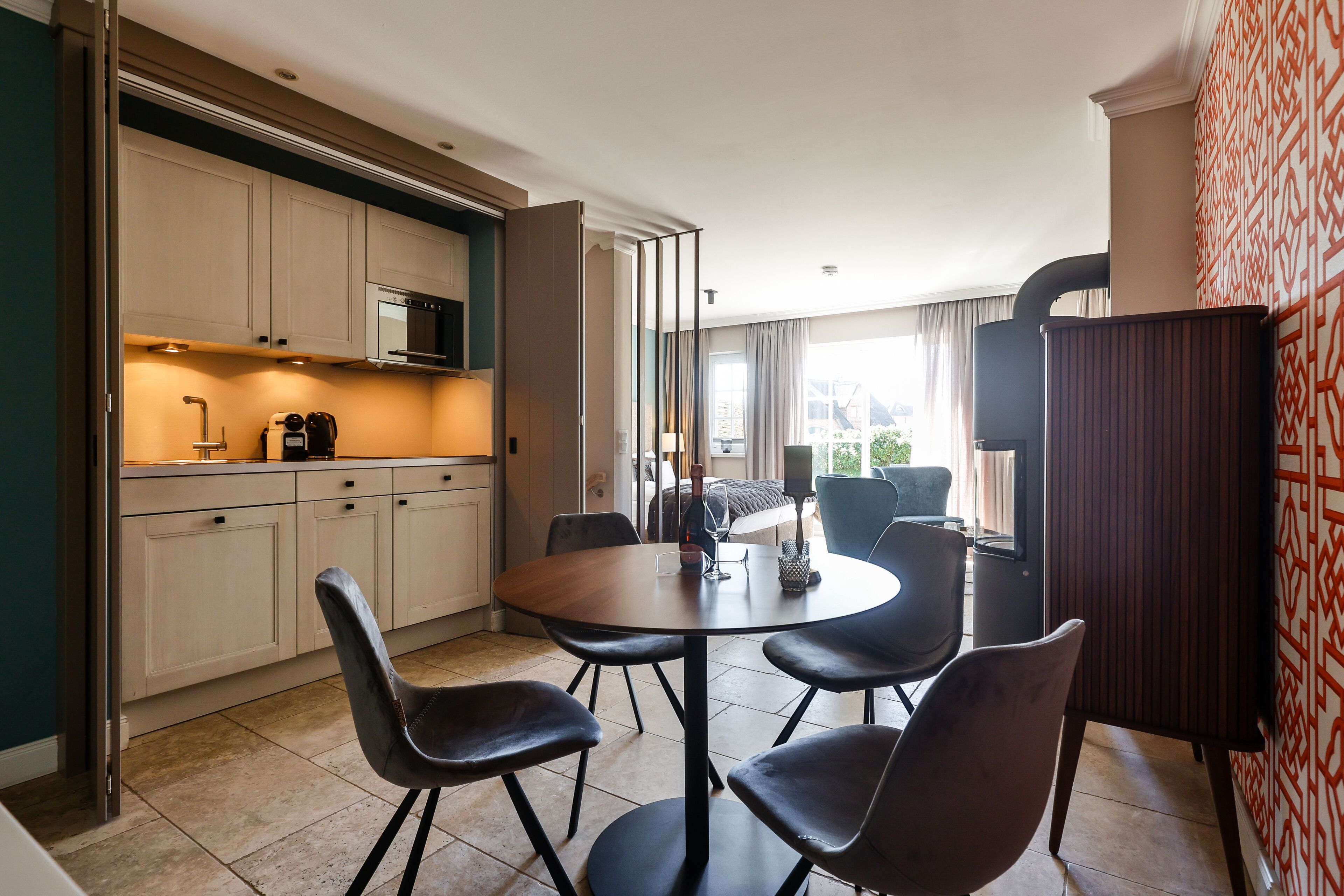 suite, ground floor | private kitchen | electric kettle