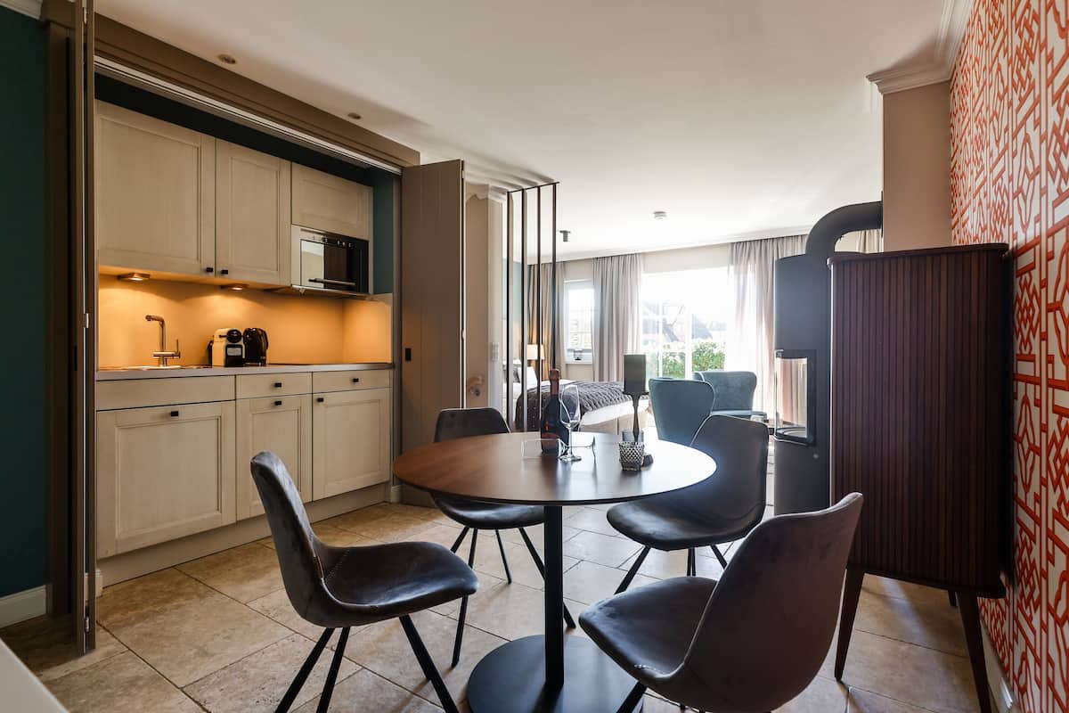 suite, ground floor | private kitchen | electric kettle