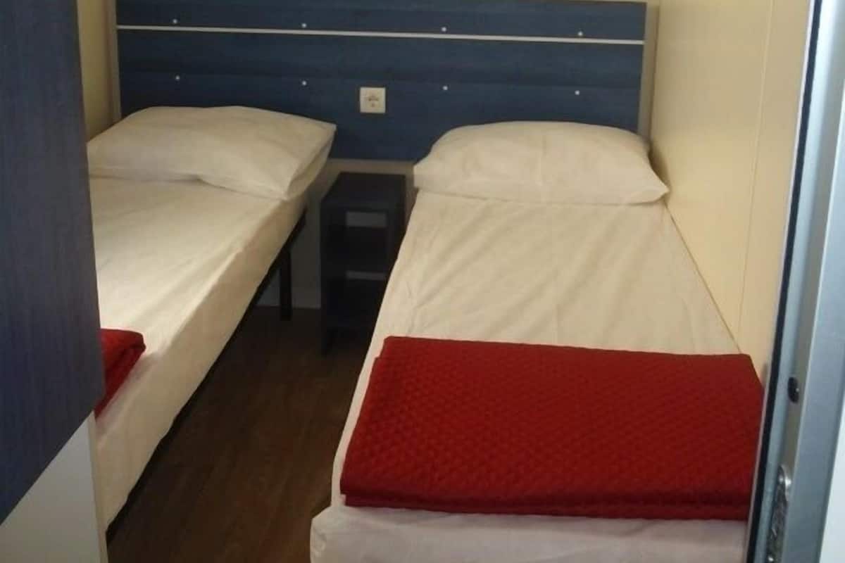 Mobile Home (4 pax) | Cribs (free)
