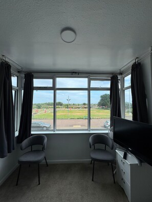 Tremannsrom, eget bad, sjøutsikt | Wi-fi (inkludert)