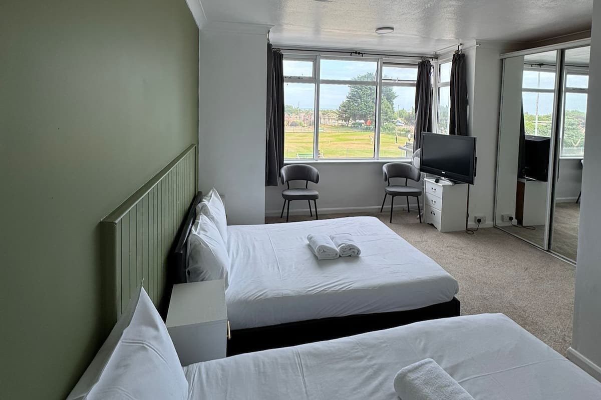 Triple Room, Ensuite, Sea View