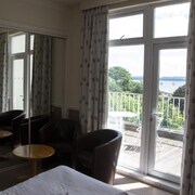 Sea Side Hotel