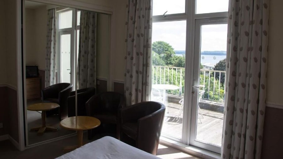 Sea Side Hotel