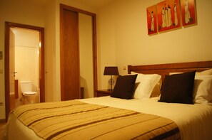 Desk, free cots/infant beds, free WiFi, bed sheets