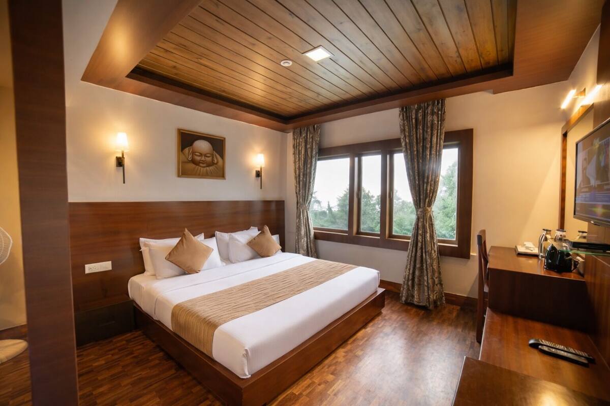 Estúdio luxo | Roupas de cama premium, cofres nos quartos, escrivaninha