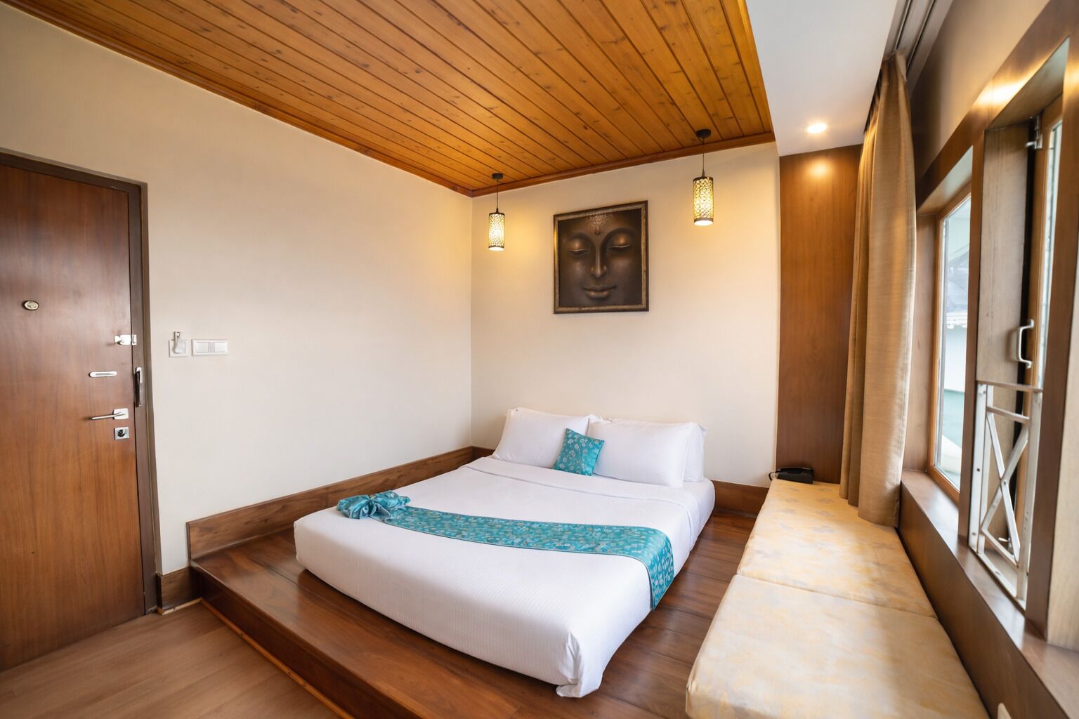 Quarto casal clássico, vista para a colina | Roupas de cama premium, cofres nos quartos, escrivaninha