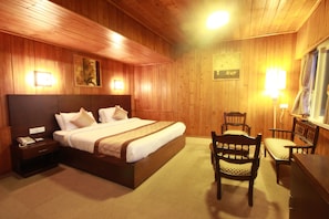 Heritage Crown | Premium bedding, in-room safe, desk, free WiFi - Hotel Mount Siniolchu (Gangtok)