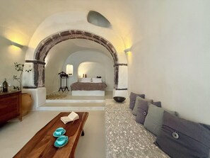 Junior Cave House with Shared Plunge Pool | 高級寢具、房內夾萬、獨特設計、獨特裝修