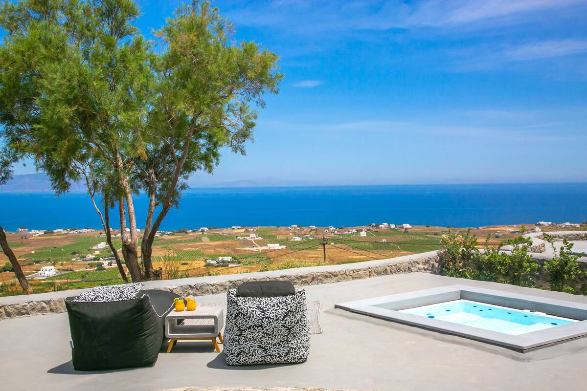 Luxury Cave Villa, Private Hot Tub, Sea View | Utsikt fra rommet