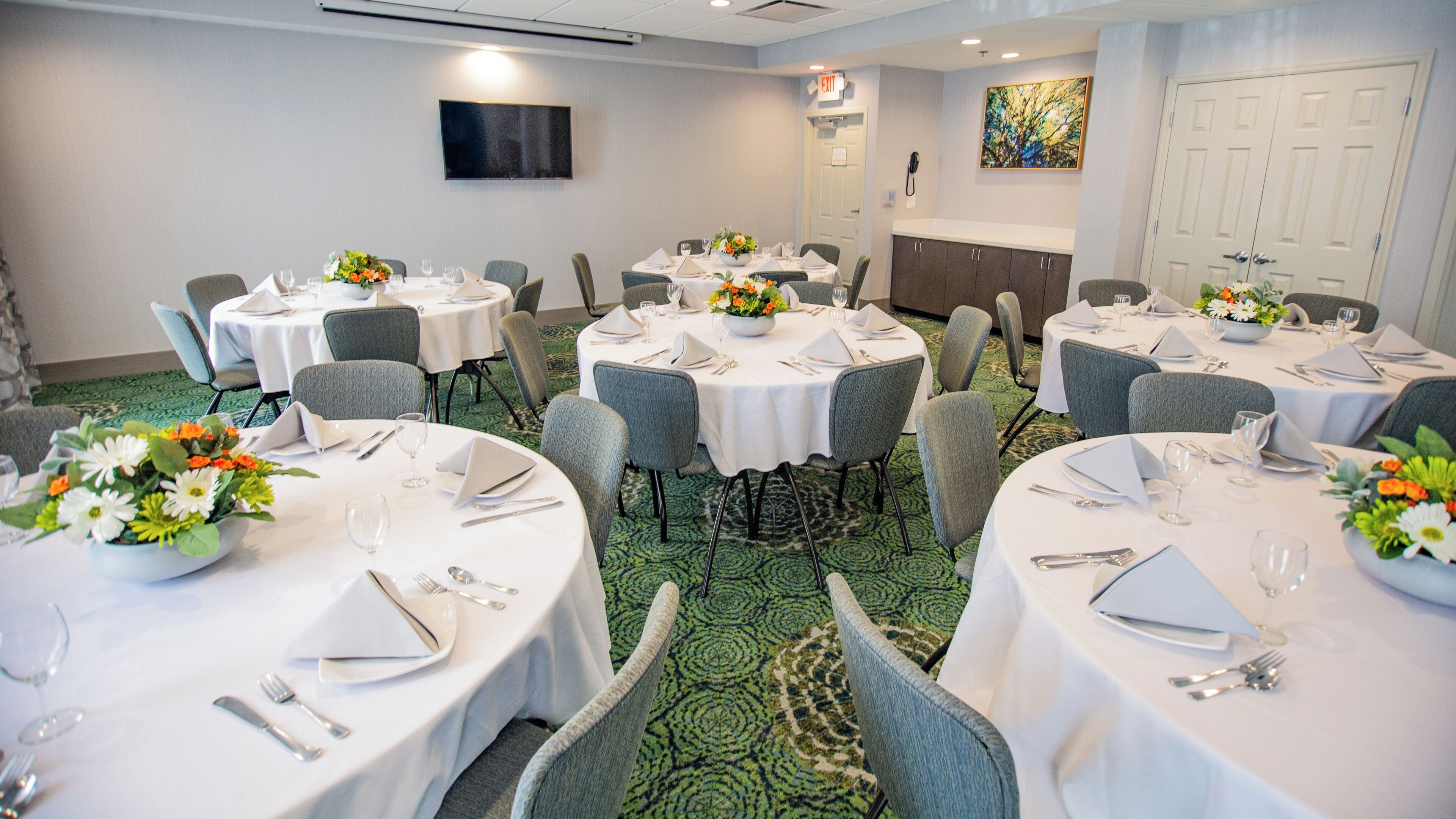 Photo - Holiday Inn Knoxville N  Merchant Drive
