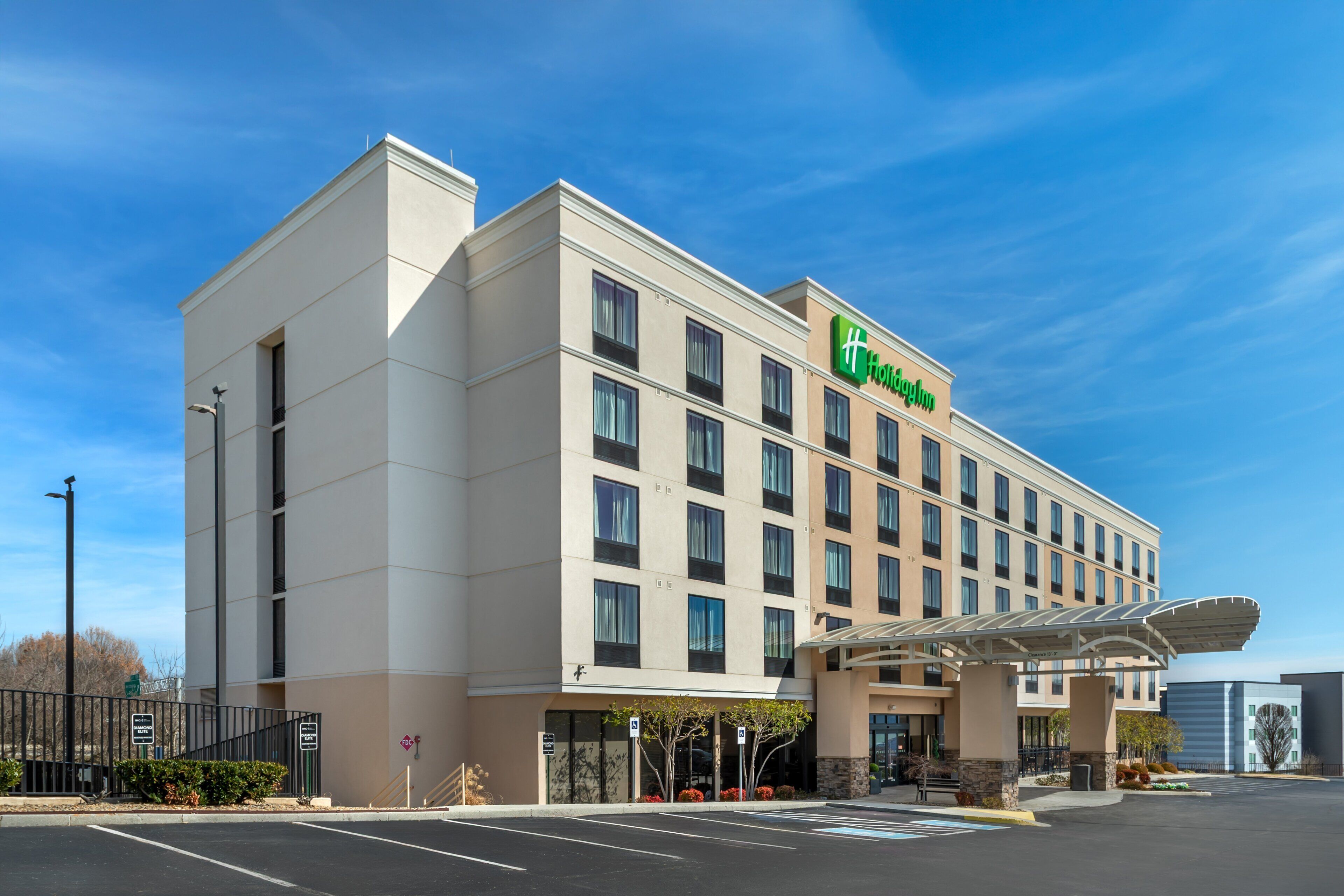 Photo - Holiday Inn Knoxville N  Merchant Drive
