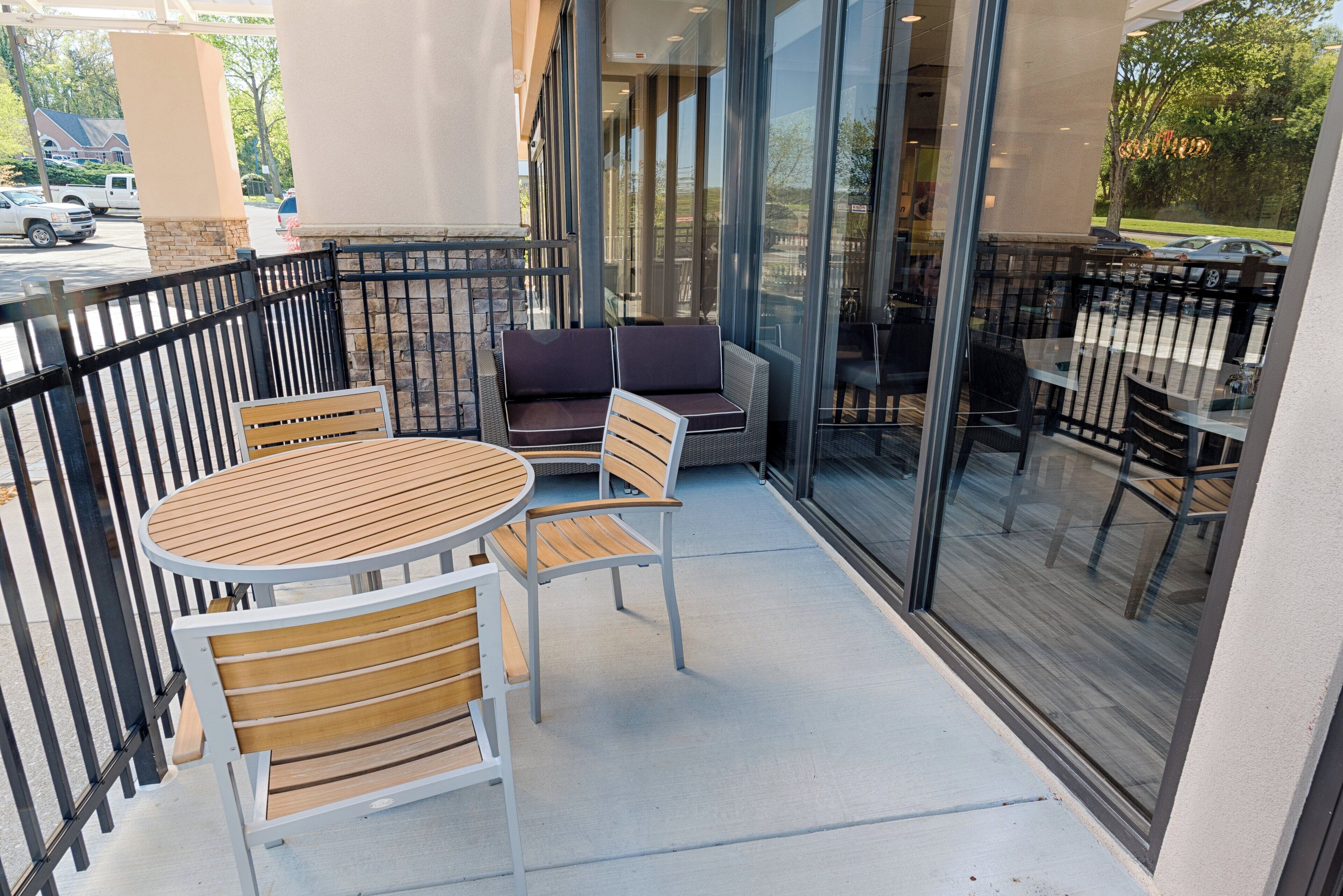 Photo - Holiday Inn Knoxville N  Merchant Drive