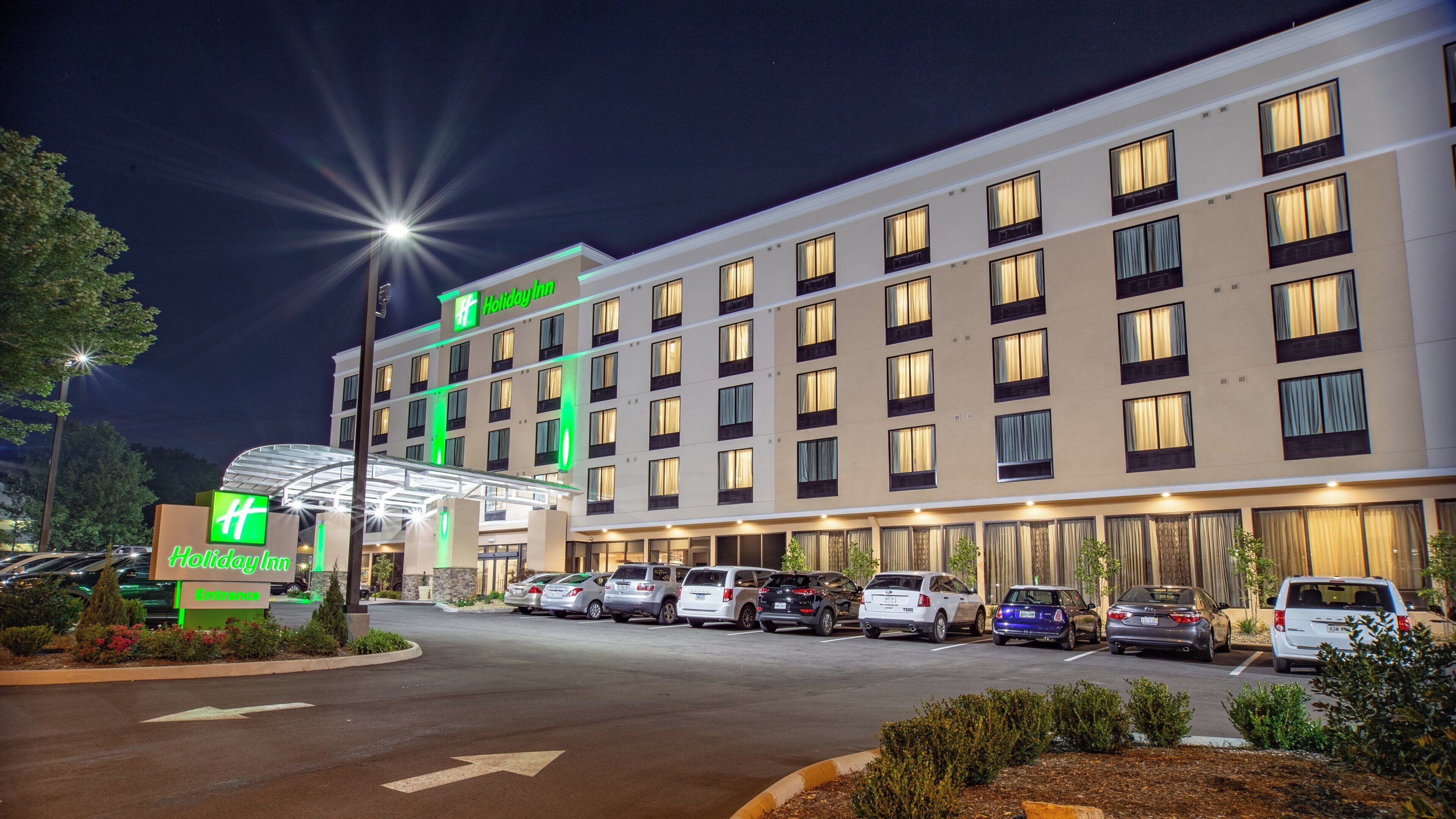 Photo - Holiday Inn Knoxville N  Merchant Drive
