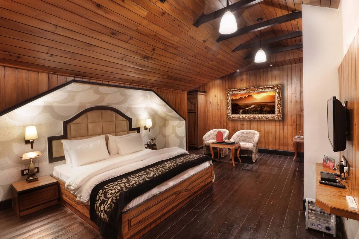 Royal Attic Room