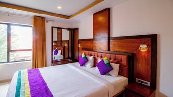 Deluxe Room | Desk, free WiFi, bed sheets