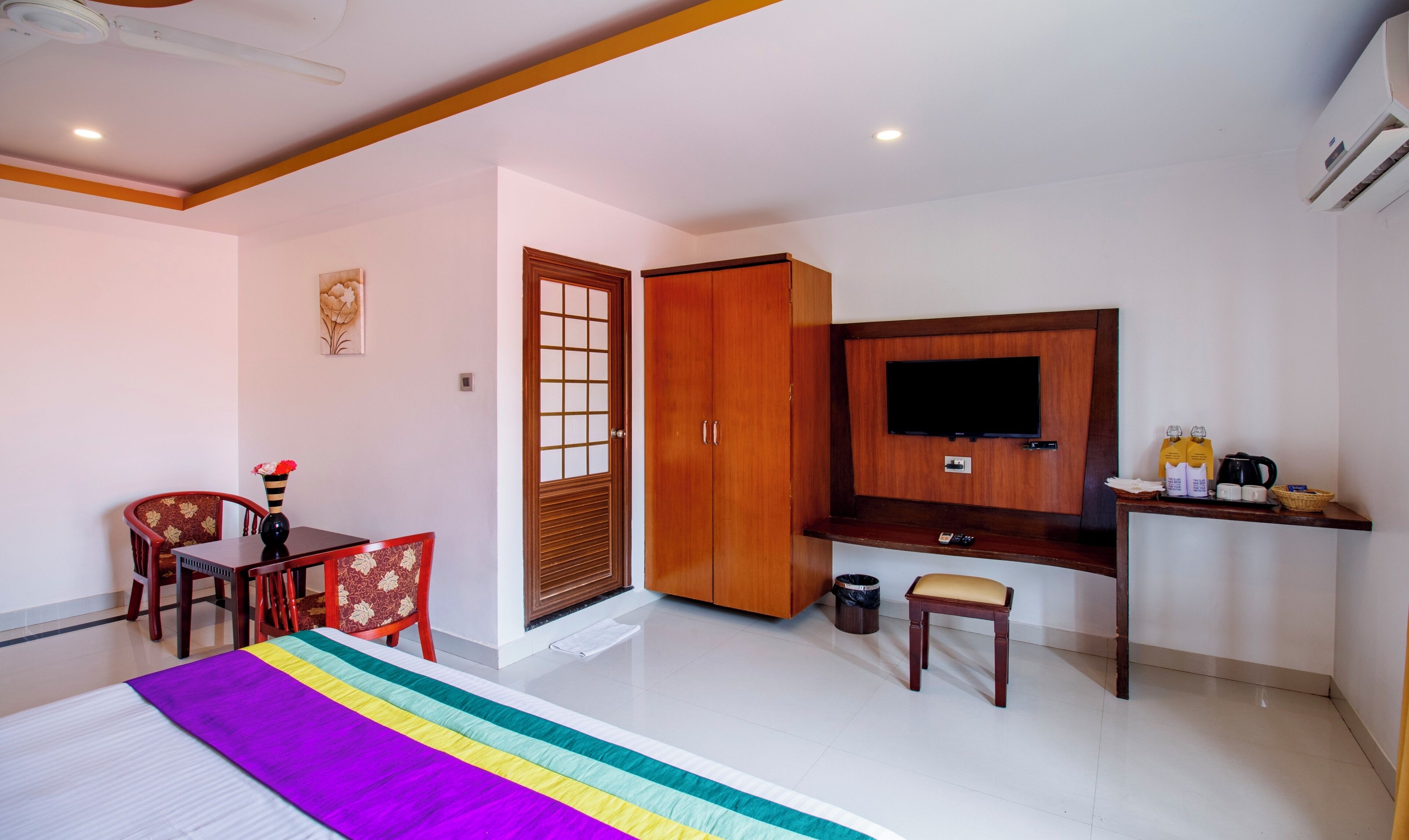 deluxe room | 1 bedroom, desk, free wifi, bed sheets