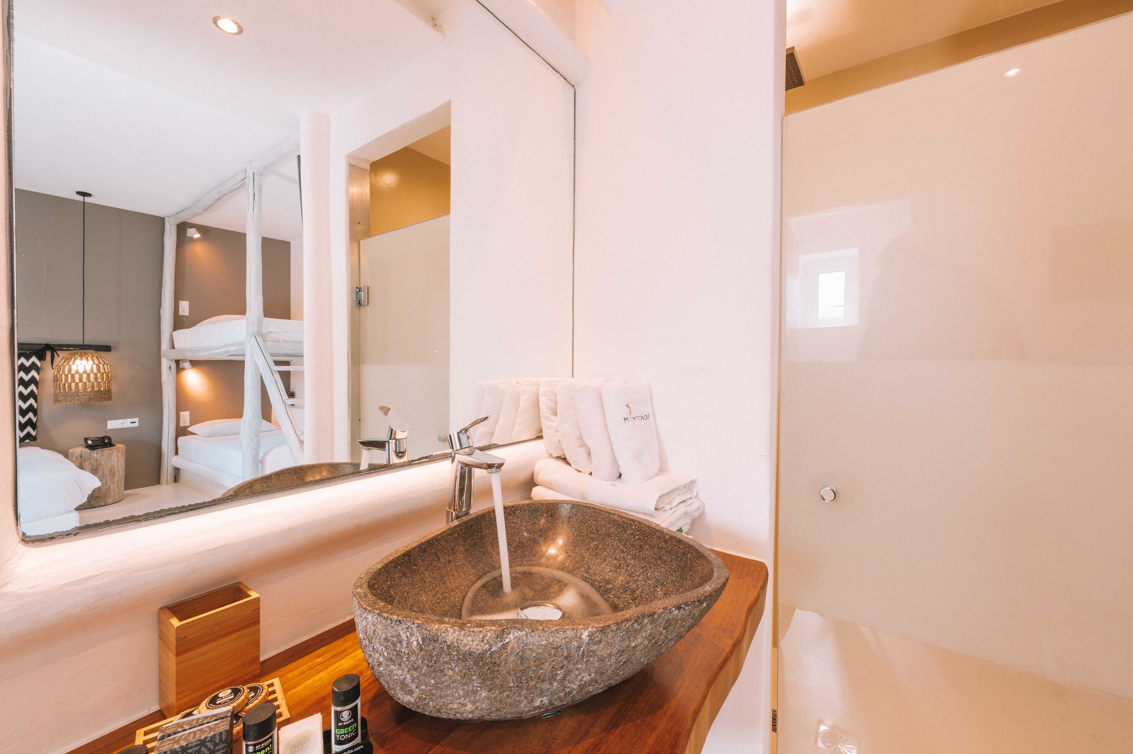 family room, 1 bedroom, terrace (friends and family room) | bathroom | shower, designer toiletries, hair dryer, bathrobes