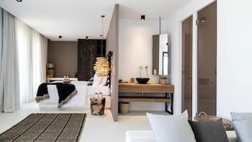 Minibar, caixa forta a l'habitació i cortines opaques