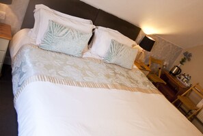 Deluxe Double or Twin Room, 1 King Bed | Free WiFi, bed sheets - The Sherwood (Skegness)