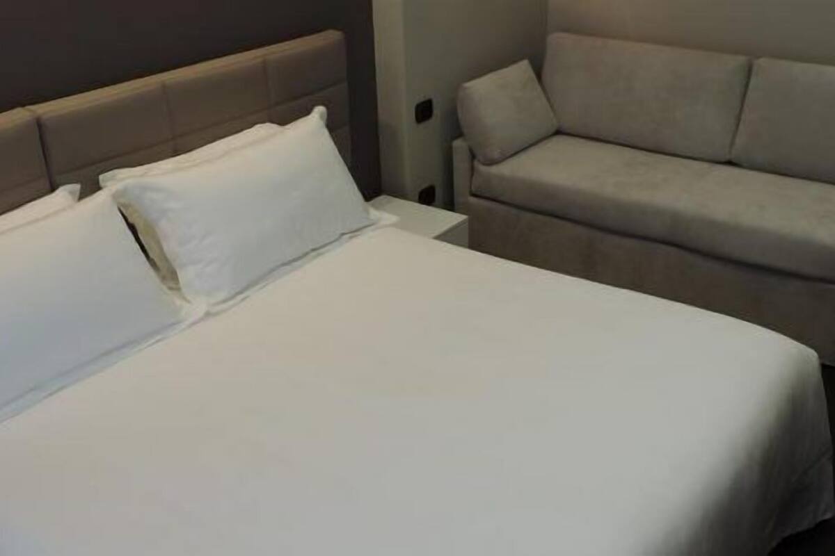 triple room | desk, free cots/infant beds, free wifi