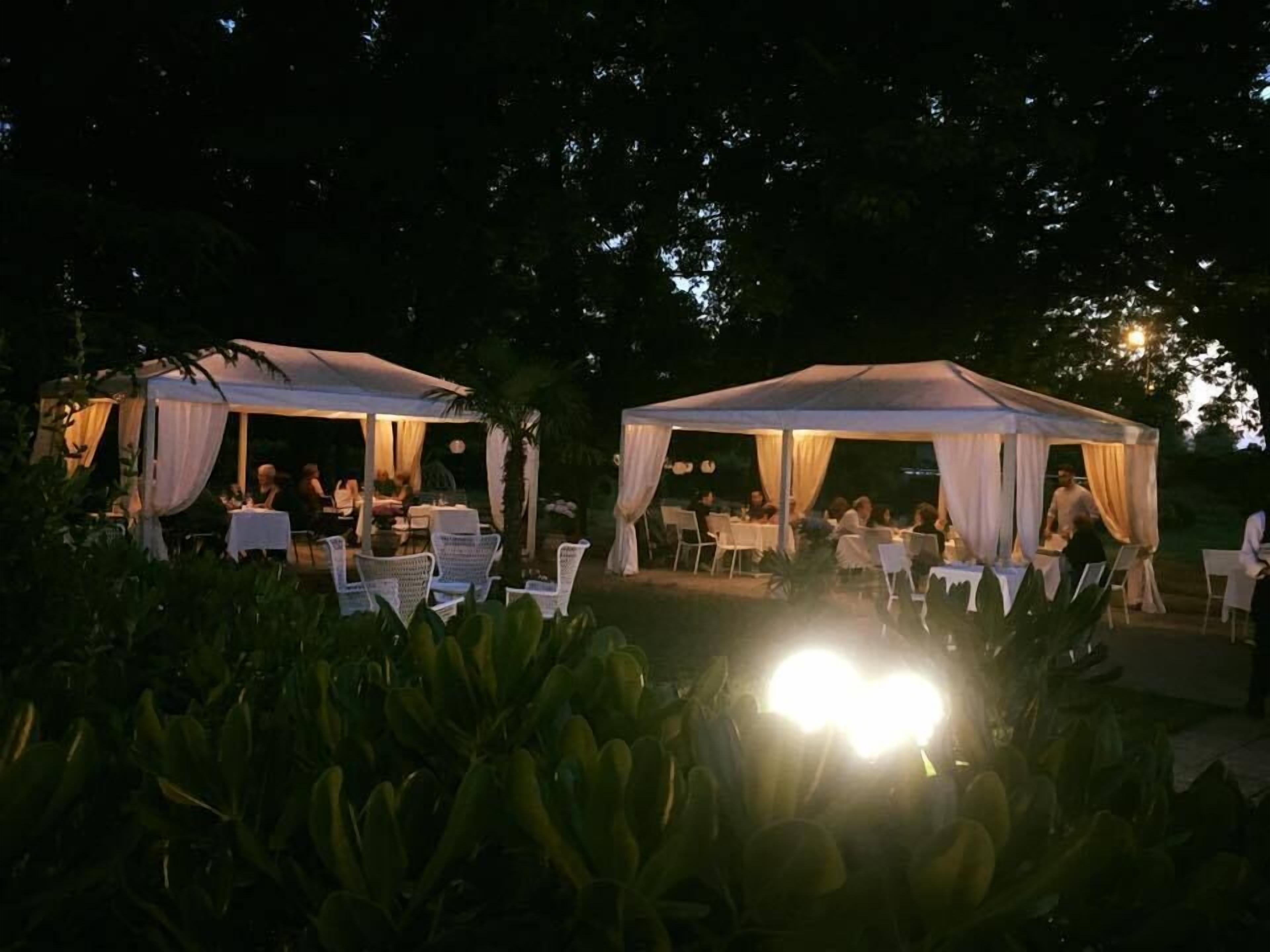 outdoor banquet area