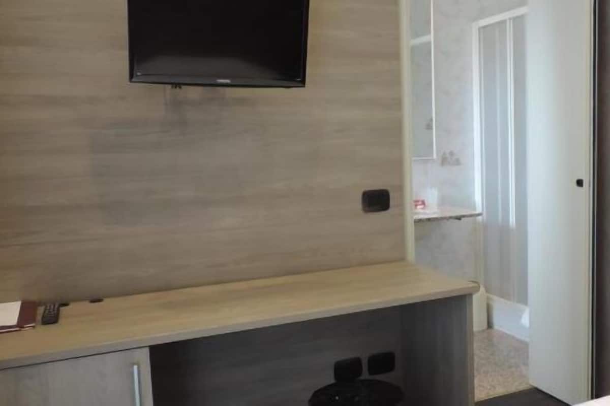 Tek Kişilik Oda | Masa, ücretsiz beşik/çocuk yatağı, ücretsiz kablosuz İnternet