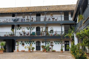 Exterior - Corral del Conde (Seville)