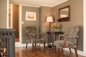 Premium bedding, iron/ironing board, free WiFi, bed sheets