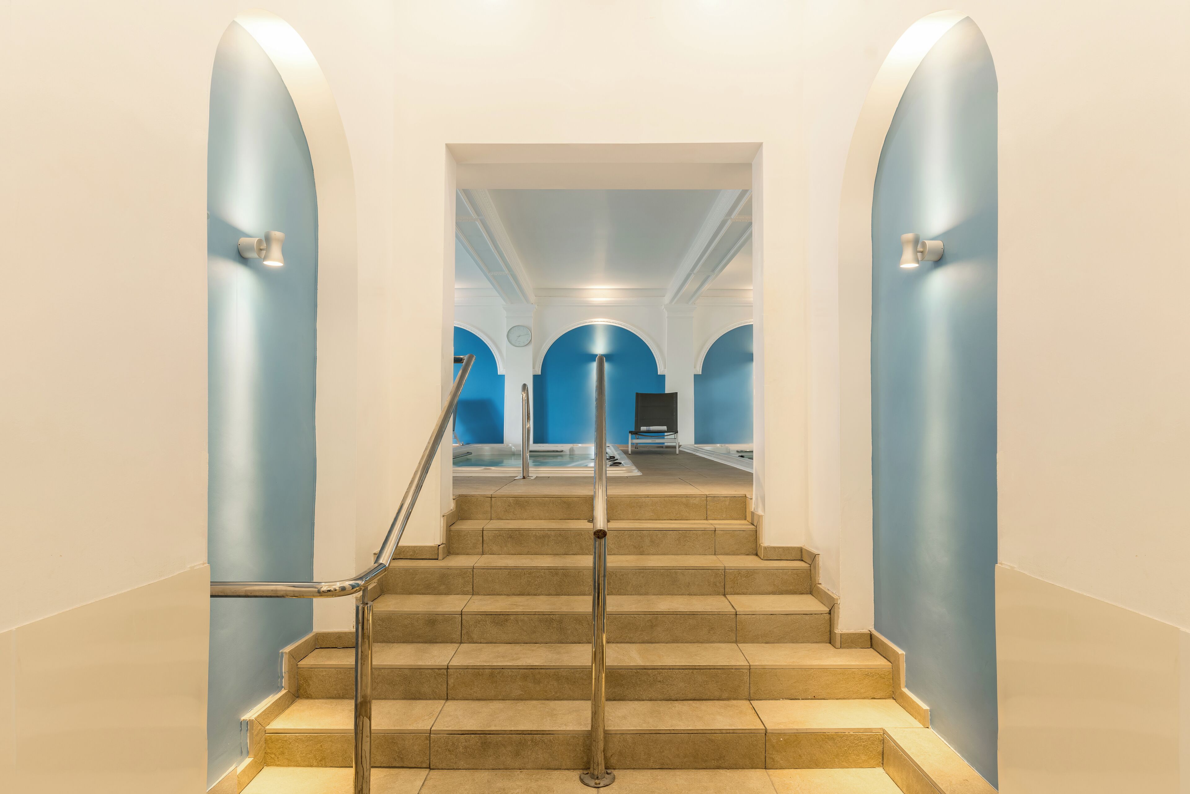 1 treatment room, manicures and pedicures