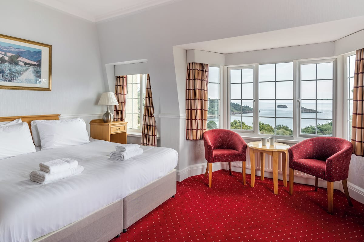 superior deluxe double or twin room | individually decorated, individually furnished, desk, iron/ironing board