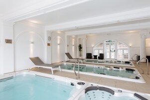 Una piscina techada