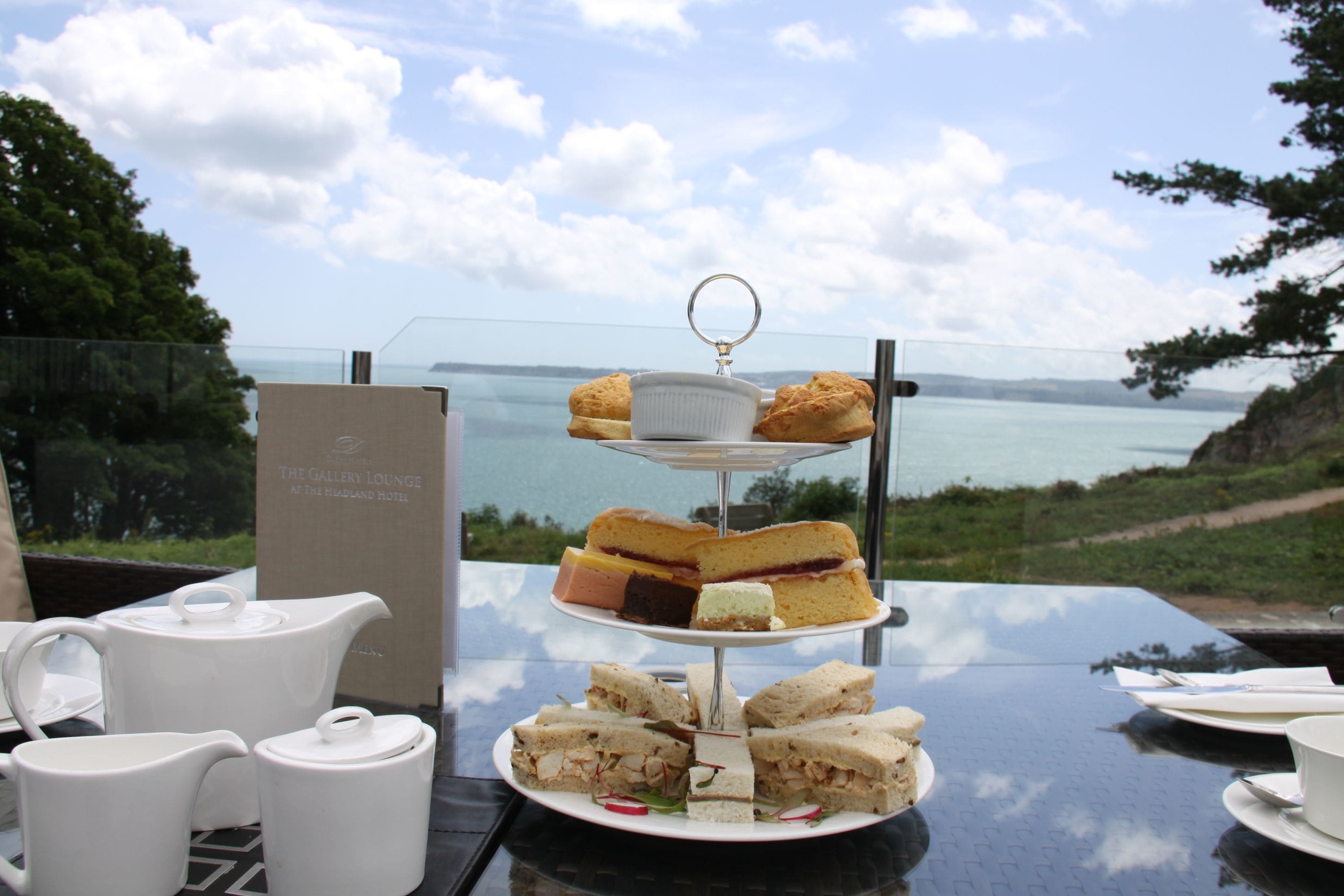 1 treatment room, manicures and pedicures